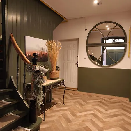 Black Horse Apartment