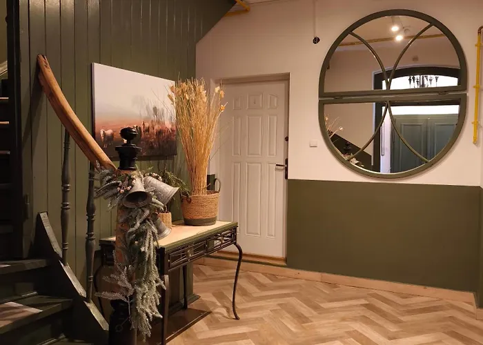 Black Horse Apartment