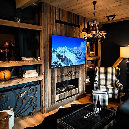 Black Horse Apartment